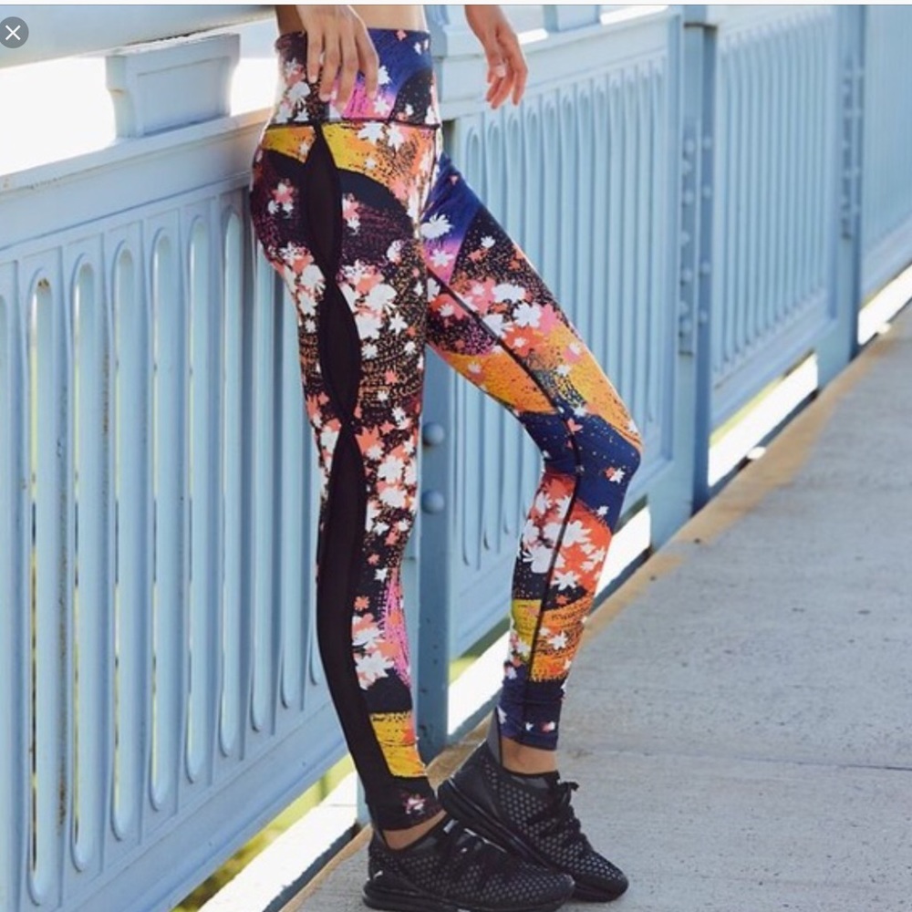 Free People NWT Medium Leggings Liza Illusion - Picture 3 of 8